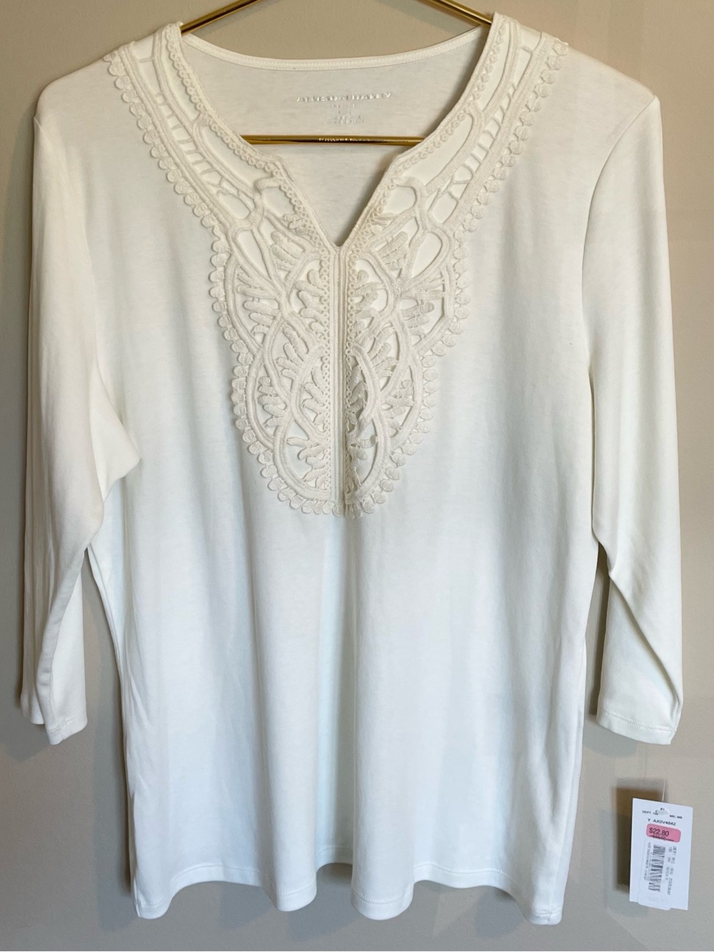 Allison Daley Embroidered V-Neck Knit Top - White